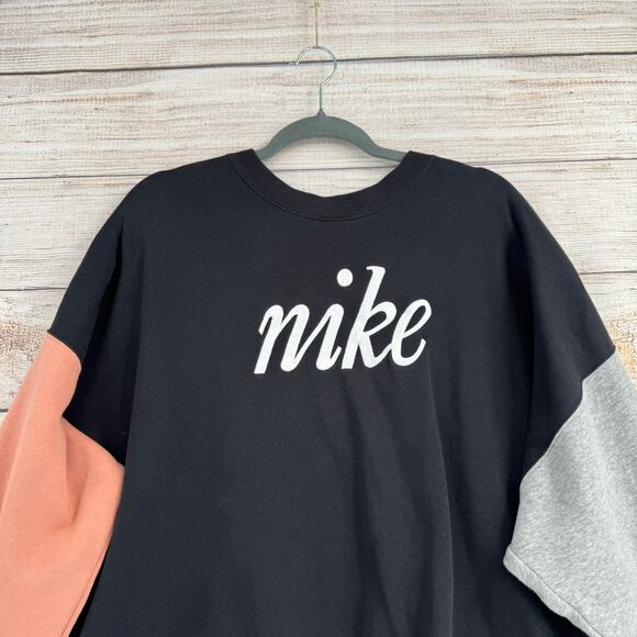 Nike Colorblock Embroidered Logo Crewneck Sweatshirt Women’s XL Black Pink Gray - Picture 3 of 13